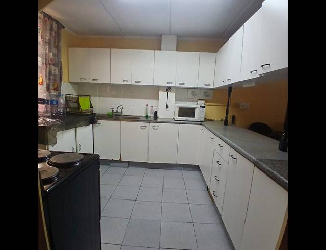 3 BEDROOM APARTMENT FOR SALE IN MONTCLAIR